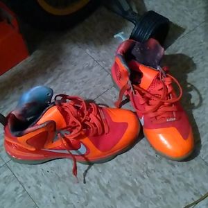 Lbj6 lebron James nikes